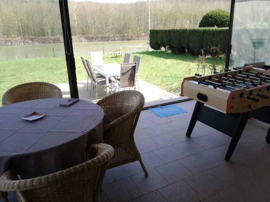 Maison Bucolique A Anhee, Vue Meuse Et Falaises Villa ภายนอก รูปภาพ